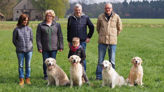 Jula mit ihren Kindern Amy, Magic und Smilla